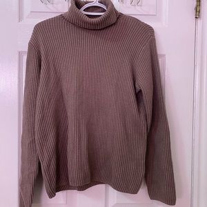 H&M mauve turtleneck sweater